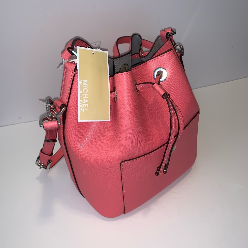 MICHAEL KORS GREENWICH Coral Medium Leather Bucket - Picture 7 of 11
